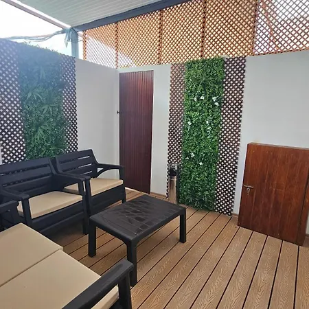 83 Mini-hôtel *