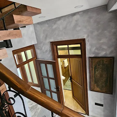 83 Mini-hôtel *