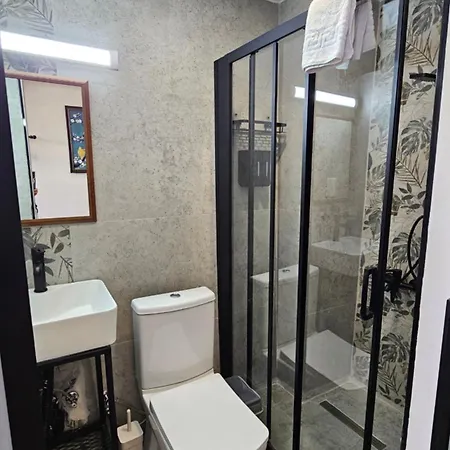 83 Mini-hôtel *