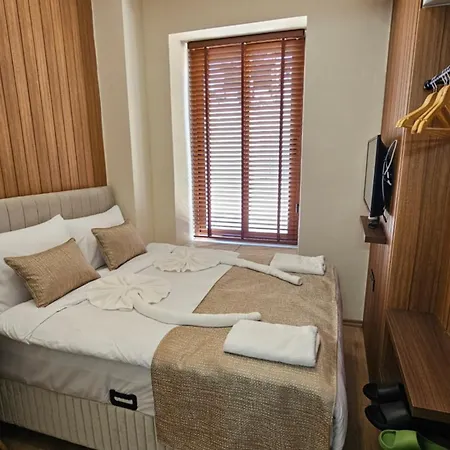83 Mini-hôtel *